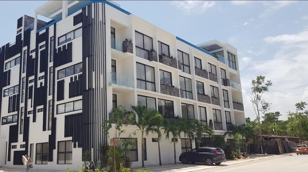 Mya, Elle&Elena Residences Tulum